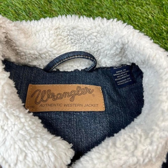 Coors Banquet Wrangler dark blue denim jacket with sherpa lining size XL - Picture 4 of 8